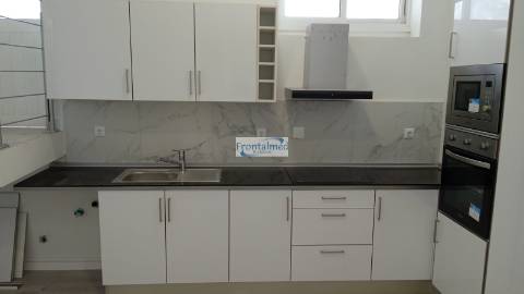 Loja  Venda em Alto do Seixalinho, Santo André e Verderena,Barreiro