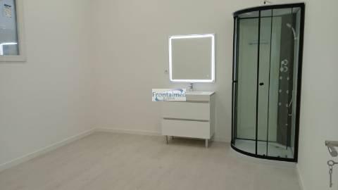 Loja  Venda em Alto do Seixalinho, Santo André e Verderena,Barreiro