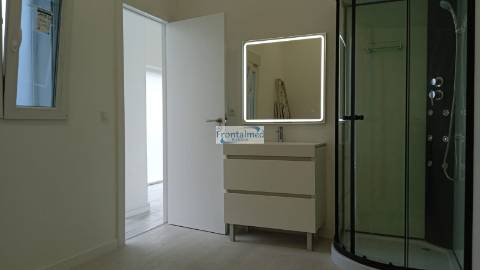 Loja  Venda em Alto do Seixalinho, Santo André e Verderena,Barreiro