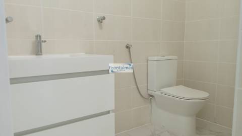 Loja  Venda em Alto do Seixalinho, Santo André e Verderena,Barreiro