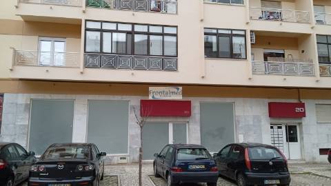 Loja  Venda em Alto do Seixalinho, Santo André e Verderena,Barreiro