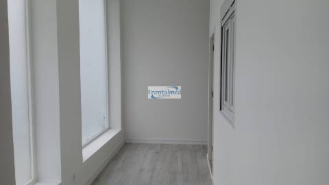 Loja  Venda em Alto do Seixalinho, Santo André e Verderena,Barreiro