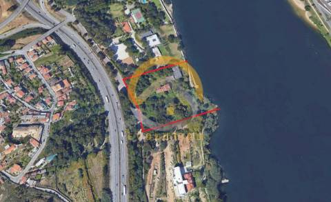 Quinta das Carvalheiras - Localizada em Oliveira do Douro - VNG.