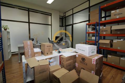 Espaço Comercial em Pedrouços (Loja) - Maia / Porto