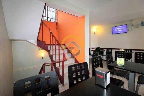 Trespasse - Café Snack Bar na Rua da Restauração / Porto