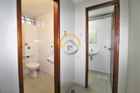 Trespasse - Café Snack Bar na Rua da Restauração / Porto