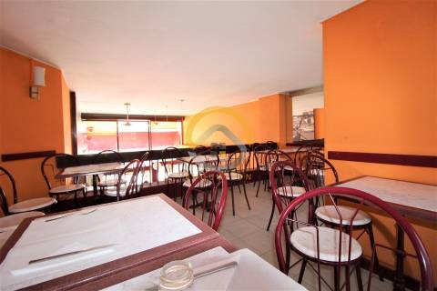 Trespasse - Café Snack Bar na Rua da Restauração / Porto