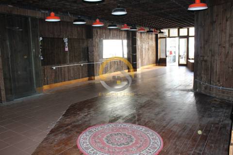 Loja no centro de Gaia para arrendamento