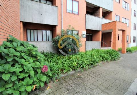 Apartamento T3+1 em São Mamede Infesta