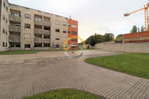 Apartamento T3+1 em São Mamede Infesta