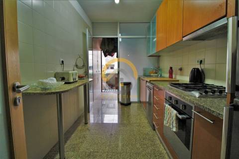 Apartamento T3+1 em São Mamede Infesta