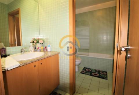 Apartamento T3+1 em São Mamede Infesta