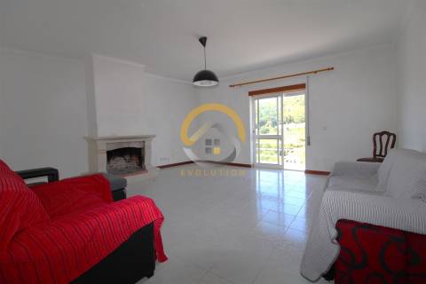 Apartamento T3 no centro de Alcobaça
