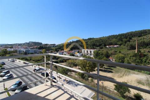 Apartamento T3 no centro de Alcobaça