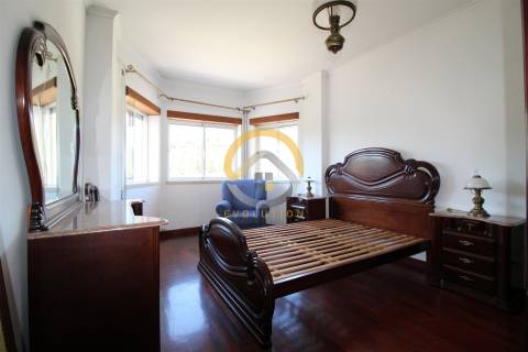 Apartamento T3 no centro de Alcobaça