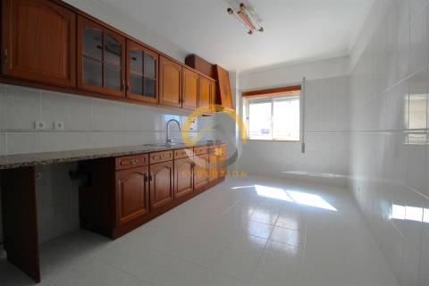 Apartamento T3 no centro de Alcobaça