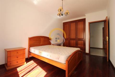 Apartamento T3 no centro de Alcobaça