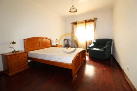 Apartamento T3 no centro de Alcobaça