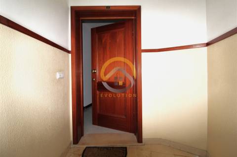 Apartamento T3 no centro de Alcobaça