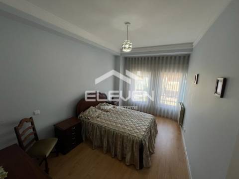 Apartamento T4 junto à Avenida da República