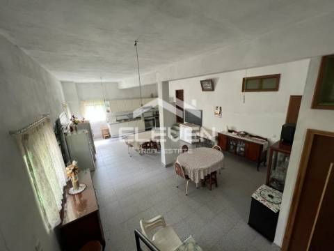 Duas Excelentes Moradias e Terreno Trevões São João Pesqueira