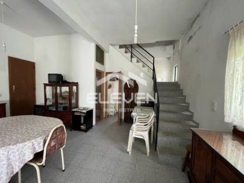 Duas Excelentes Moradias e Terreno Trevões São João Pesqueira