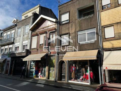 2 Prédios Centro do Porto com Comércio