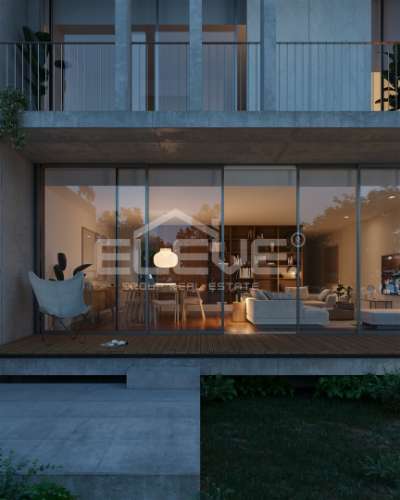 Moradia com terraço e jardim