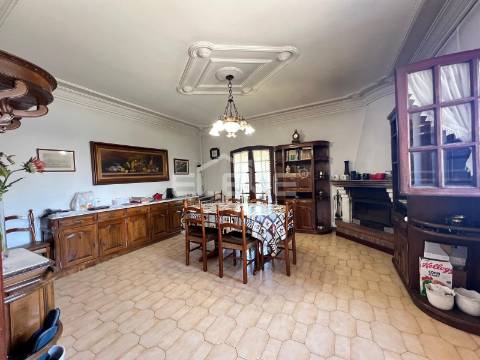 MORADIA T4 DE LUXO COM TERRENO DE 3.900m²