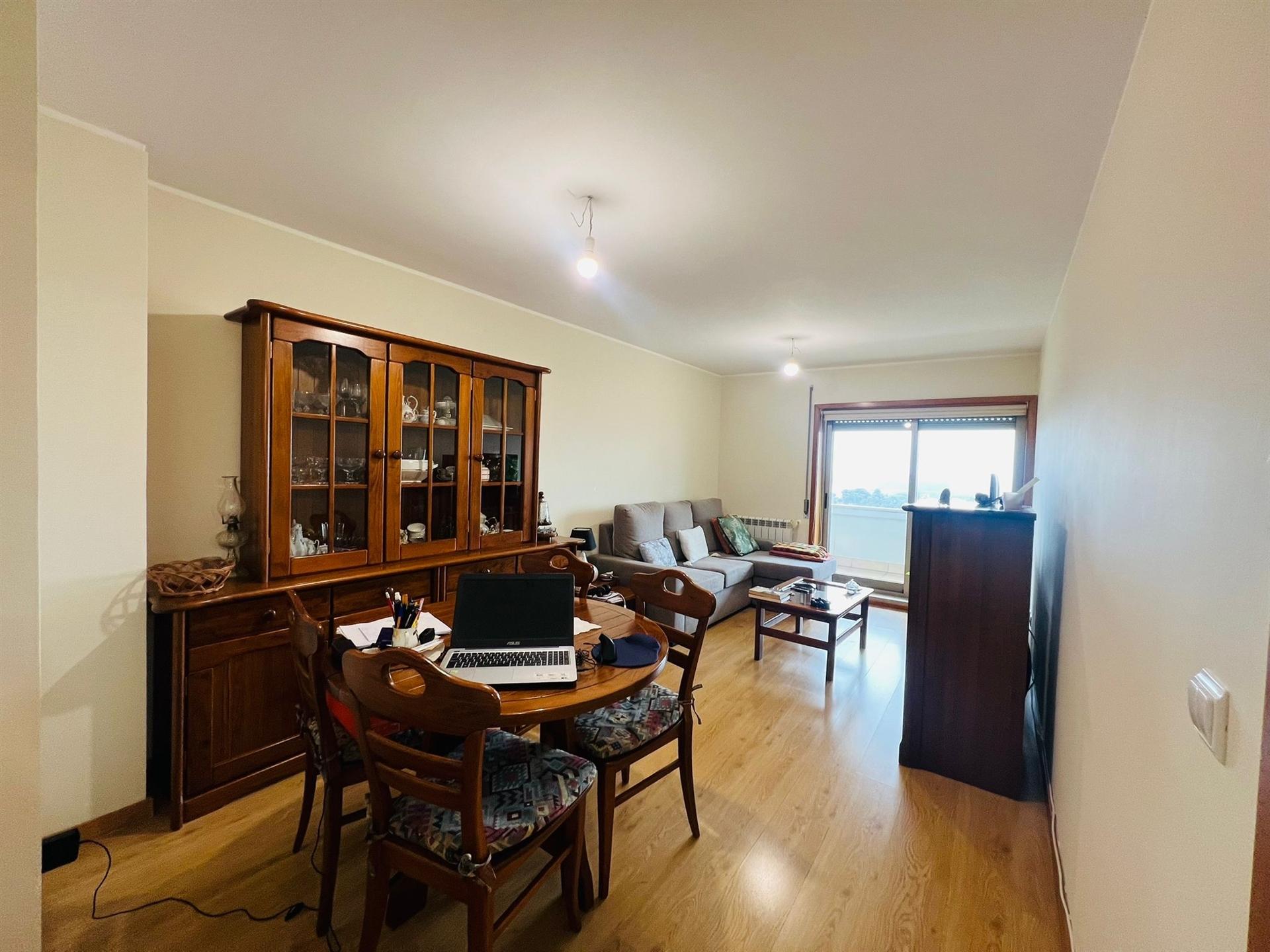 Apartamento T2+1 com Garagem Fechada para 2 Carros — Ao Gaia Shopping