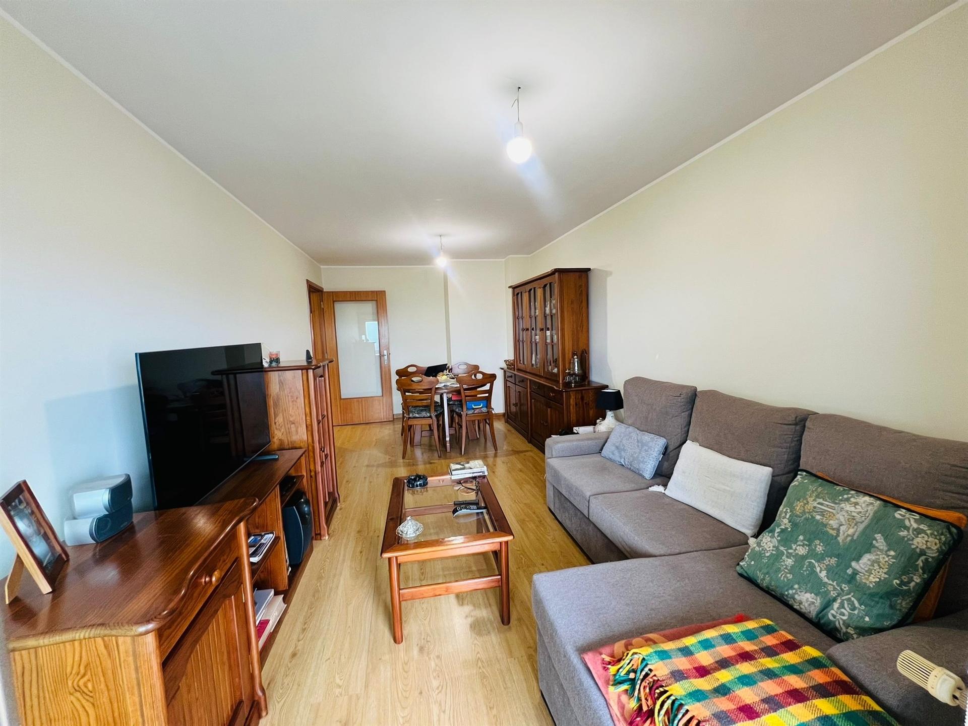 Apartamento T2+1 com Garagem Fechada para 2 Carros — Ao Gaia Shopping