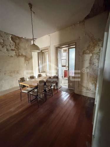 Moradia Para Remodelação Total – Vistas Rio Douro