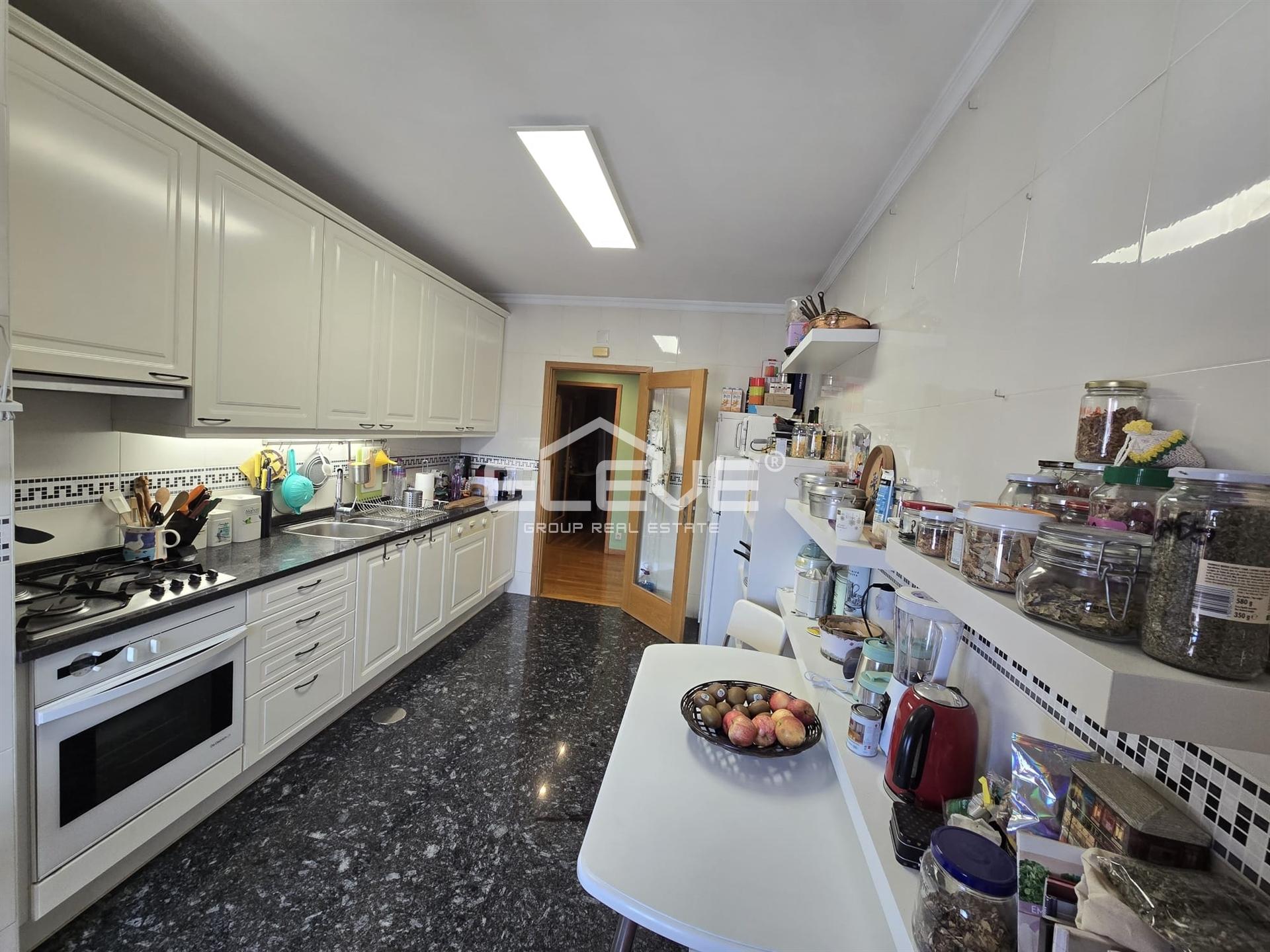 Espetacular T3 ao Metro Santo Ovideo