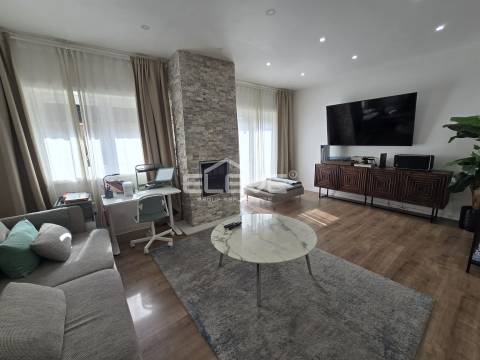 Moradia T4 totalmente renovada em Oliveira do Douro