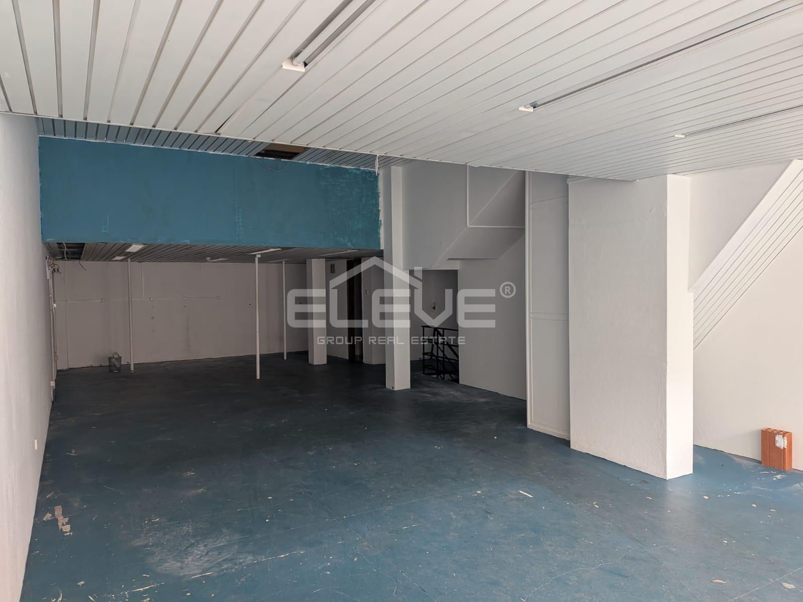 Loja Comercial Próximo Estação Devesas