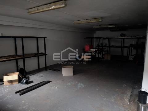 Loja Comercial Próximo Estação Devesas