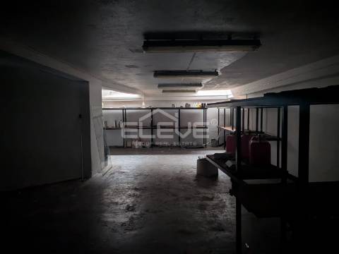 Loja Comercial Próximo Estação Devesas