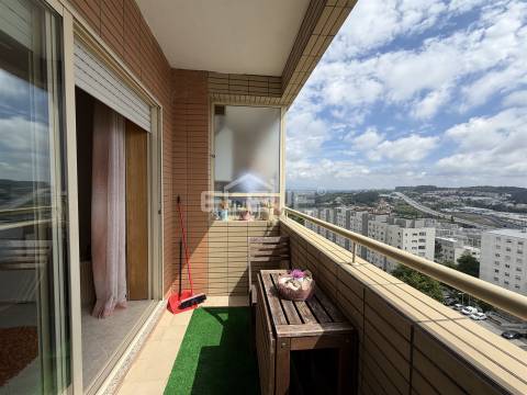 Excelente T2 Condomínio Reservado Vila Deste