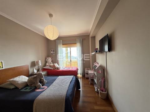 Excelente T2 Condomínio Reservado Vila Deste