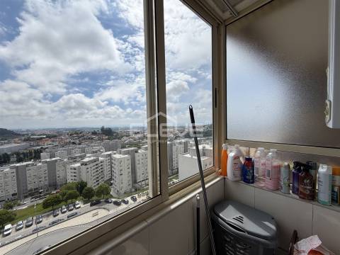 Excelente T2 Condomínio Reservado Vila Deste