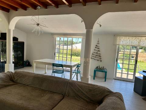 QUINTA COM TERRENO DE 2.95HA EM AO LADO DO SITIO DO PICÃO