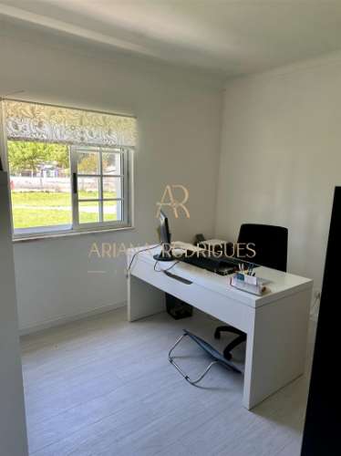 QUINTA COM TERRENO DE 2.95HA EM AO LADO DO SITIO DO PICÃO