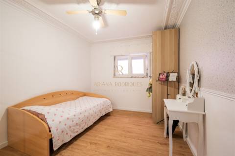 Andar de Moradia à venda em Corroios