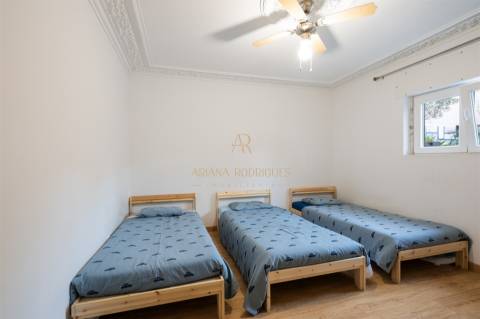 Andar de Moradia à venda em Corroios