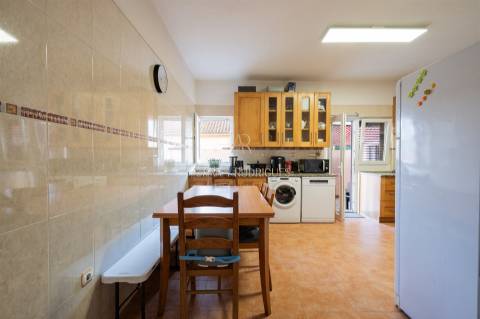 Andar de Moradia à venda em Corroios