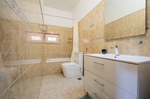 Andar de Moradia à venda em Corroios