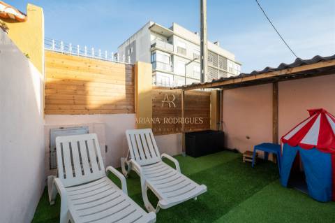 Andar de Moradia à venda em Corroios