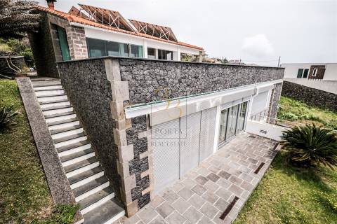 Moradia Isolada T4 Venda em Feteira,Angra do Heroísmo