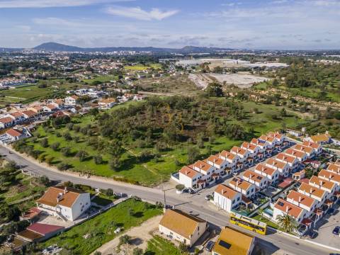Oportunidade Única Para Investidores! Lote de Terreno Urbano com PIP aprovado, Setúbal