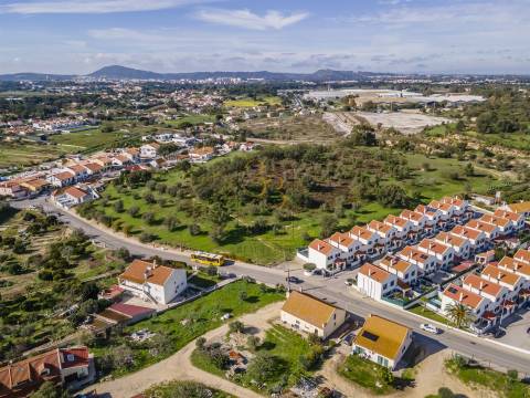 Oportunidade Única Para Investidores! Lote de Terreno Urbano com PIP aprovado, Setúbal